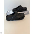 Sandals Flats By Crocs In Black, Size: 8