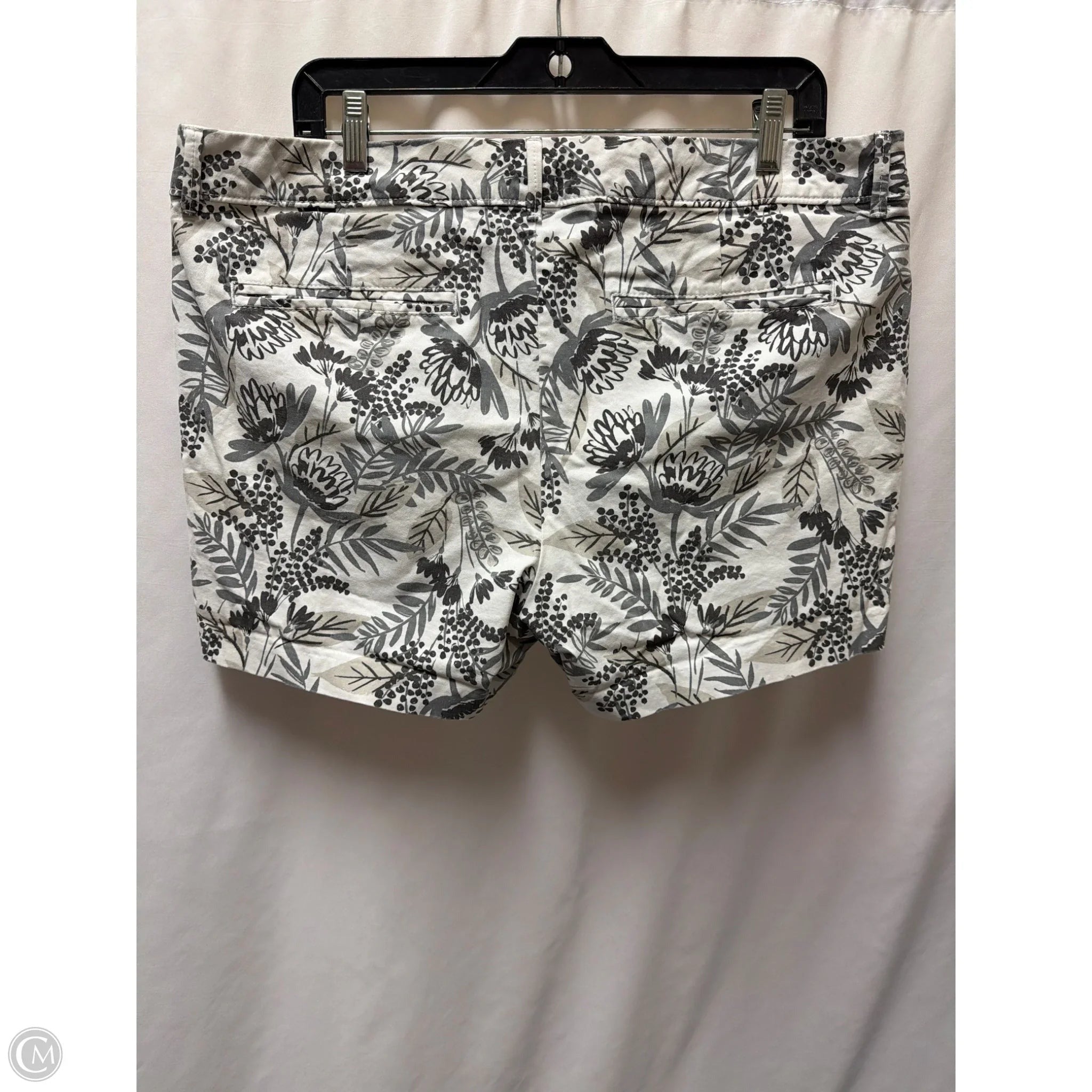 Shorts By Old Navy In Grey, Size: 14
