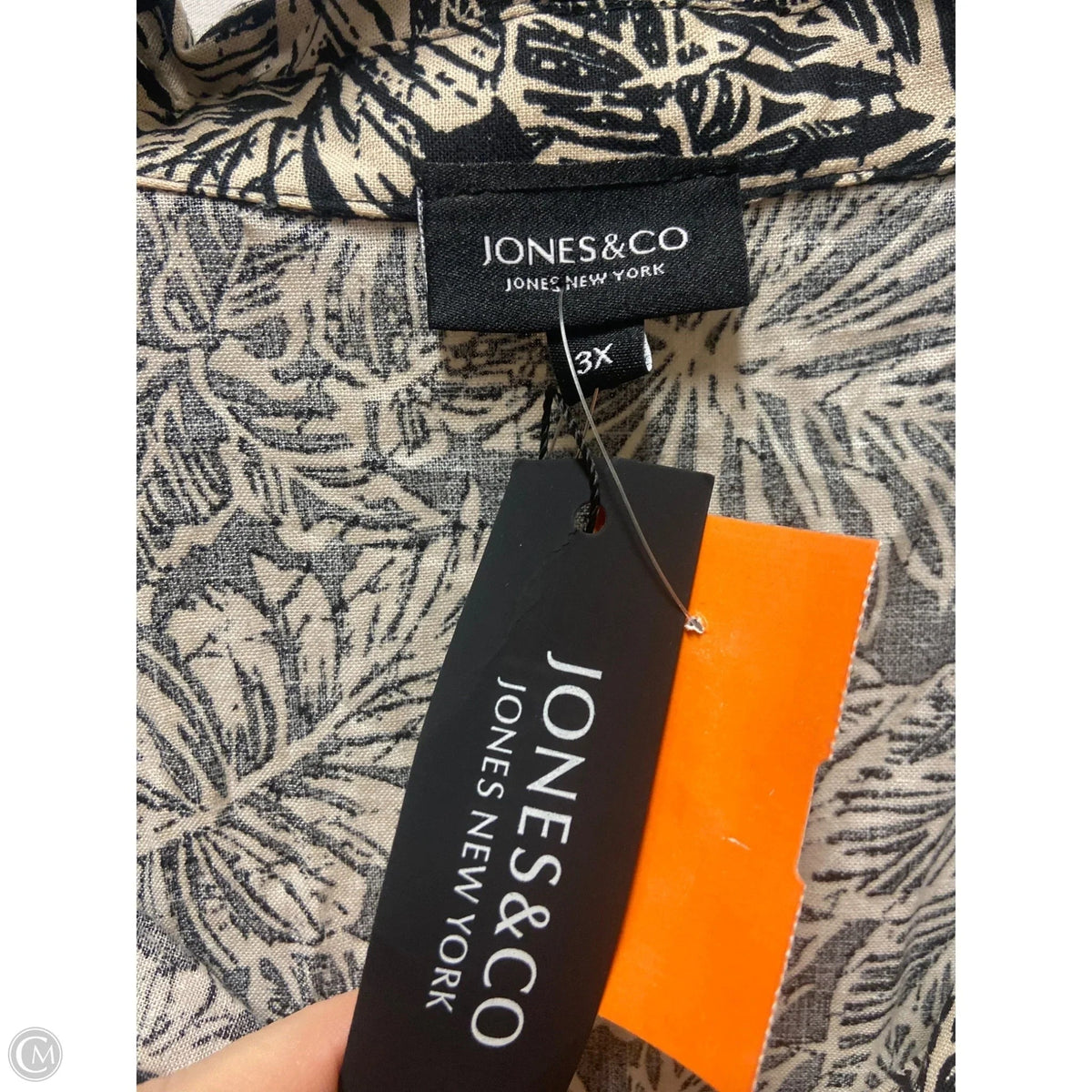 Top Short Sleeve By Jones And Co In Beige, Size: 3x