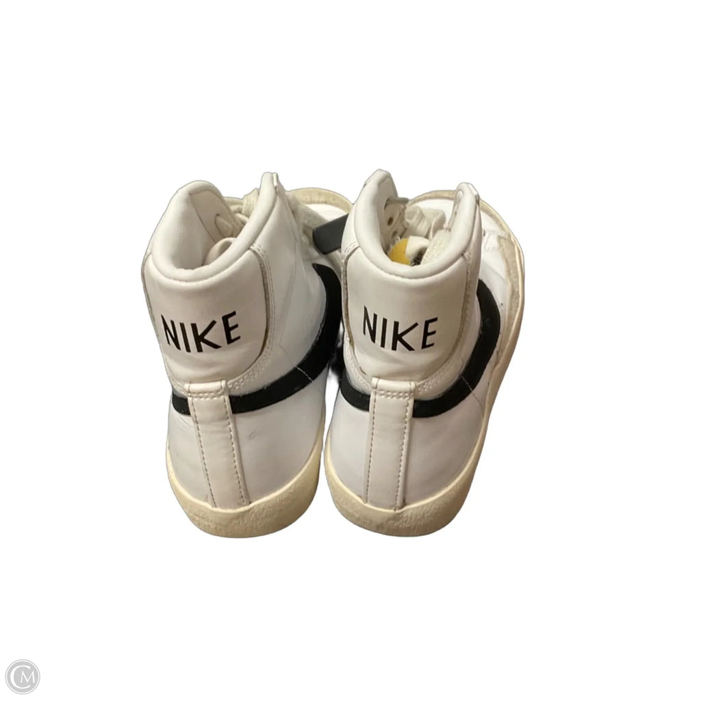 Shoes Sneakers By Nike In White, Size: 6