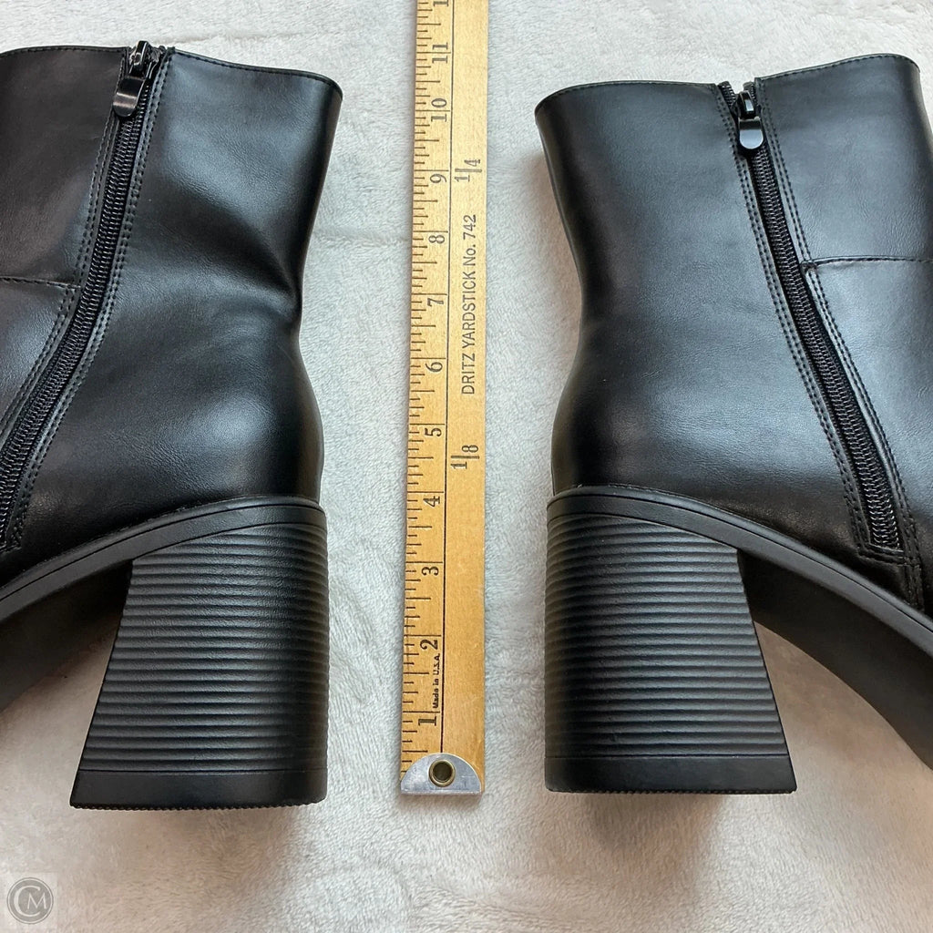 Boots Ankle Heels By Clothes Mentor In Black, Size: 10