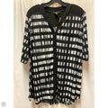 Top Short Sleeve By Clothes Mentor In Black & White, Size: 2x