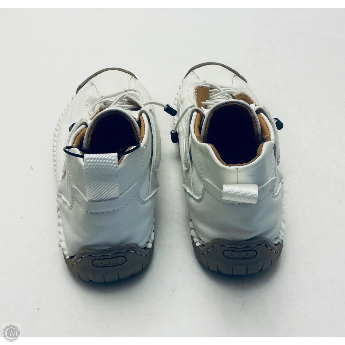 Shoes Sneakers By Clothes Mentor In White, Size: 8.5