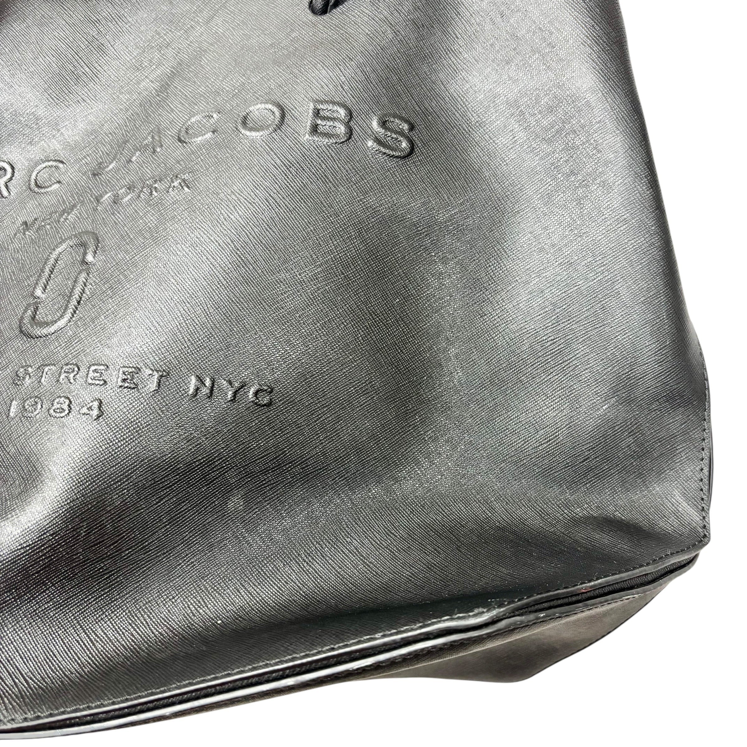 Tote Luxury Designer By Marc Jacobs, Size: Medium