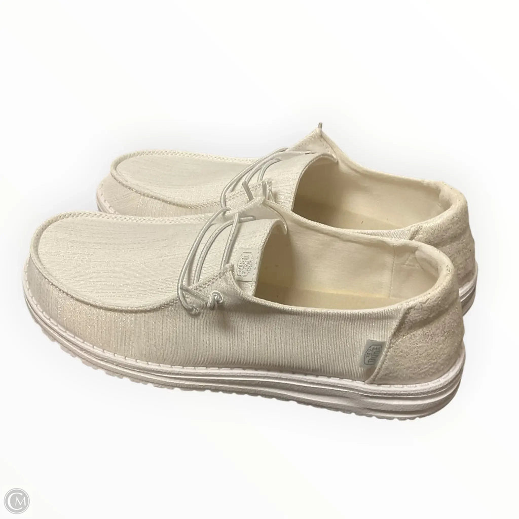 Shoes Sneakers By Hey Dude In White, Size: 10