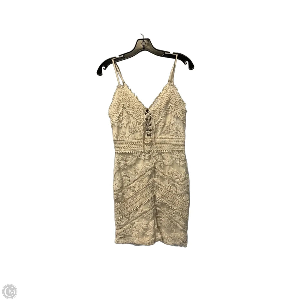 Dress Party Short By Dress Forum In Cream, Size: S