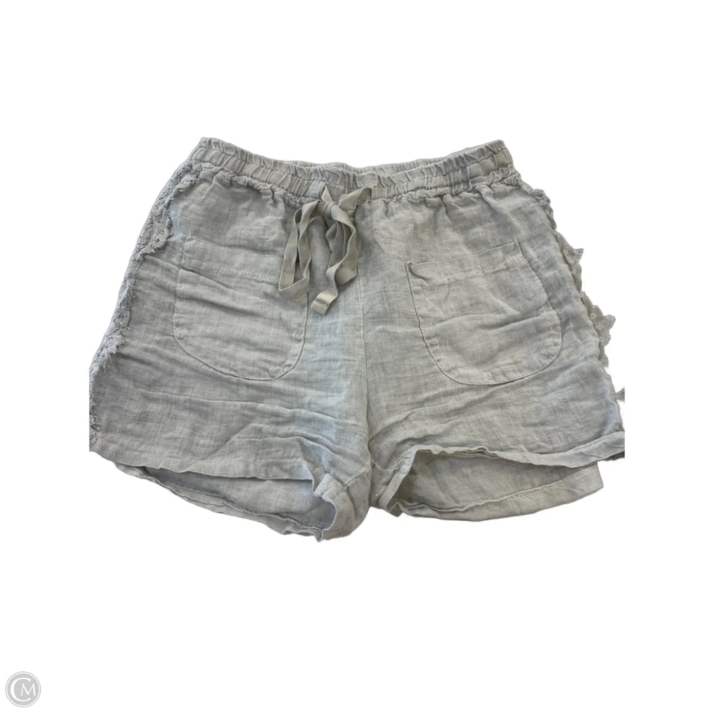 Shorts By Clothes Mentor In Beige, Size: S