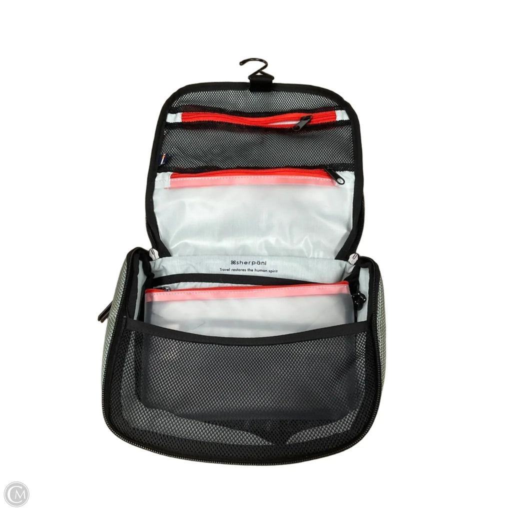 Makeup Bag By Sherpani, Size: Medium