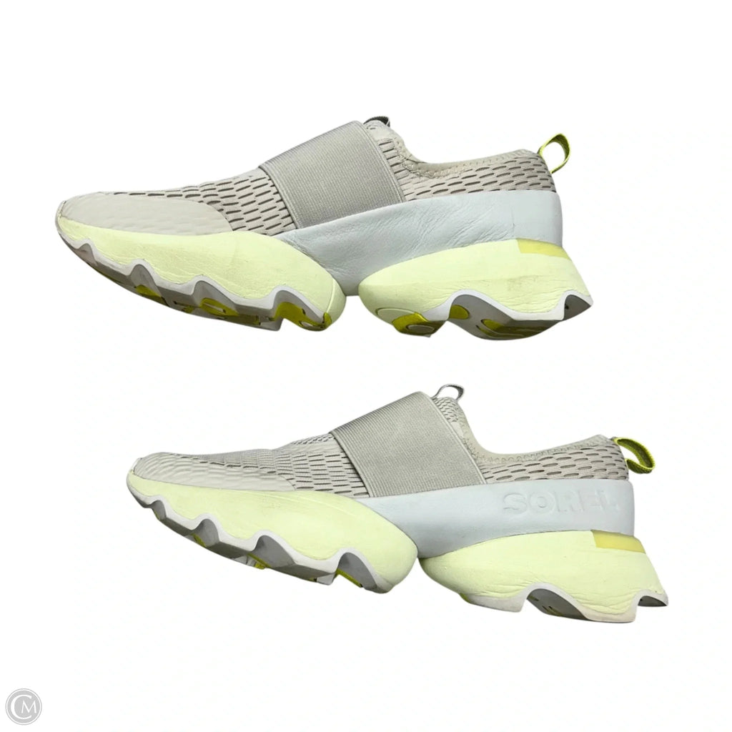 Shoes Sneakers By Sorel In Grey & Yellow, Size: 8.5
