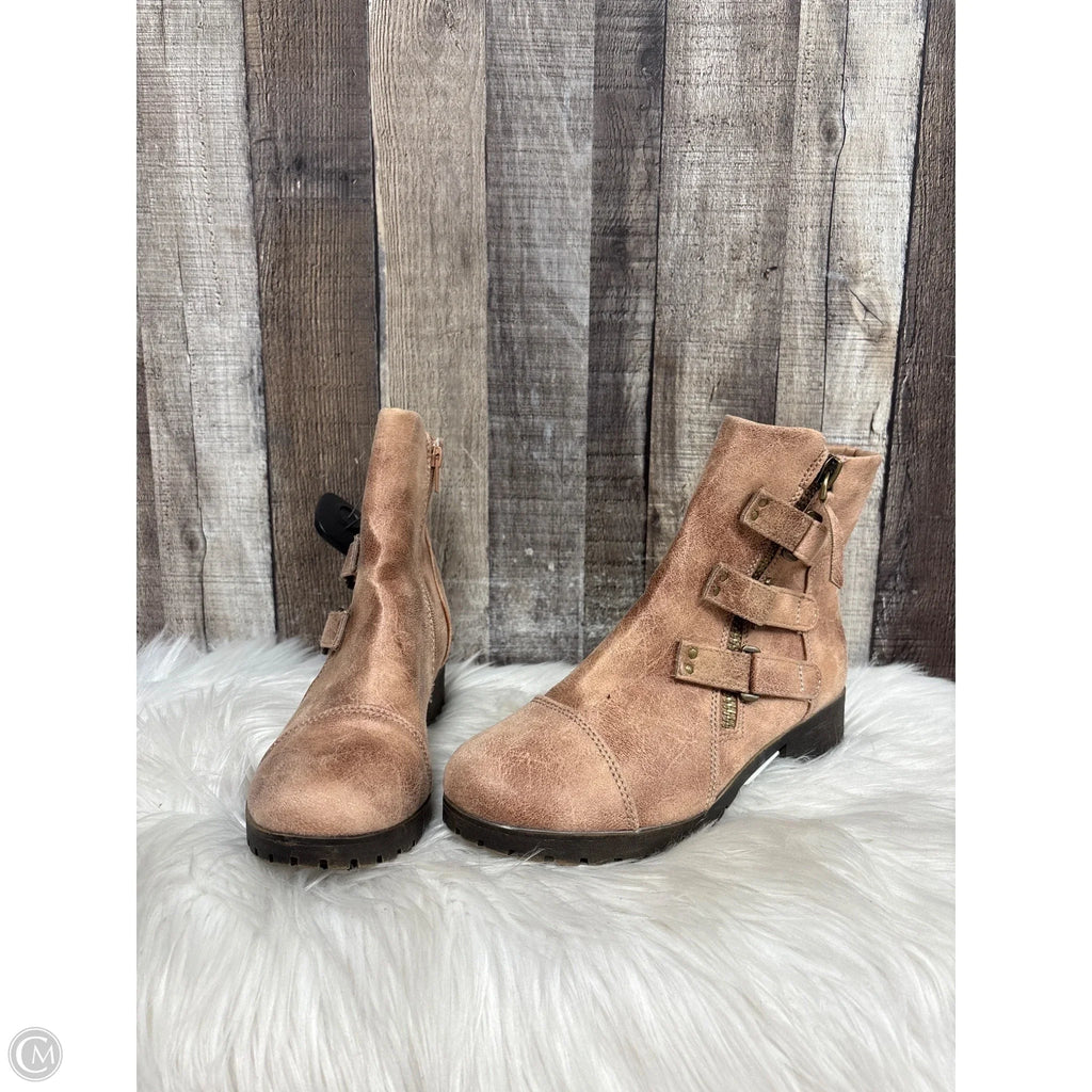 Boots Ankle Flats By Cme In Brown, Size: 8