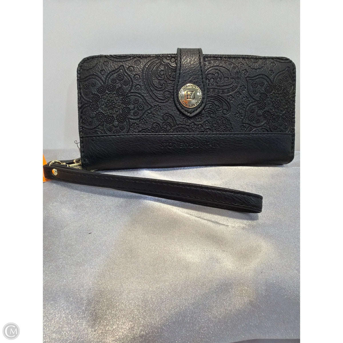 Wallet By Stone Mountain, Size: Large