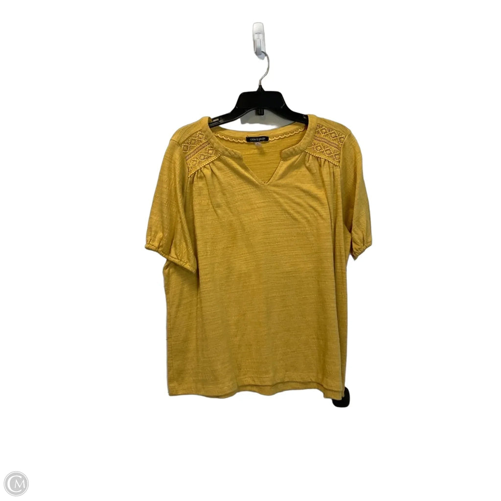 Top Short Sleeve By Cable And Gauge In Yellow, Size: 1x