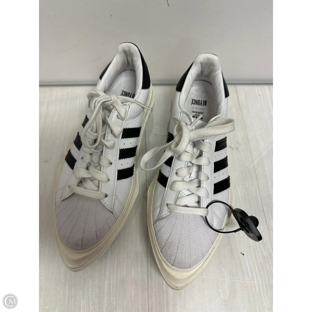 Shoes Sneakers By Adidas In Black & White, Size: 9