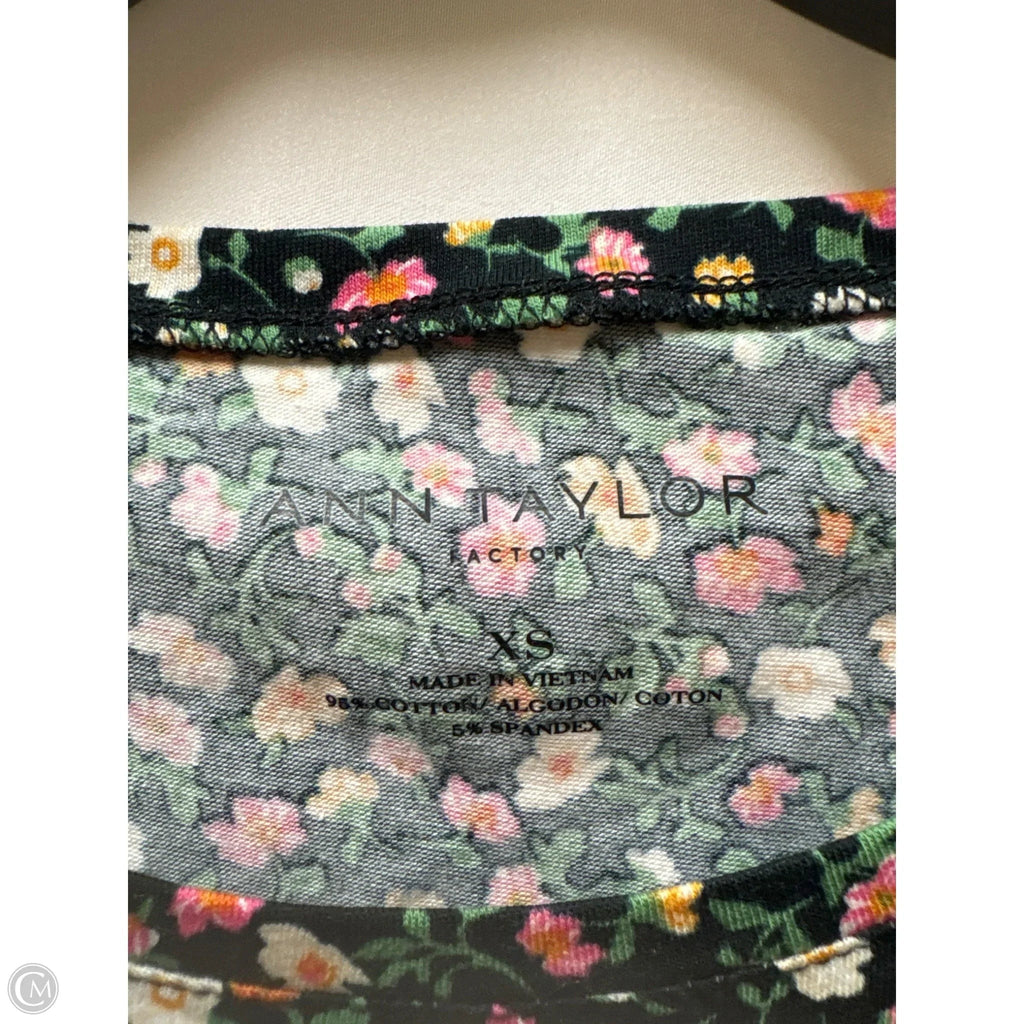 Top Short Sleeve By Ann Taylor In Floral Print, Size: Xs