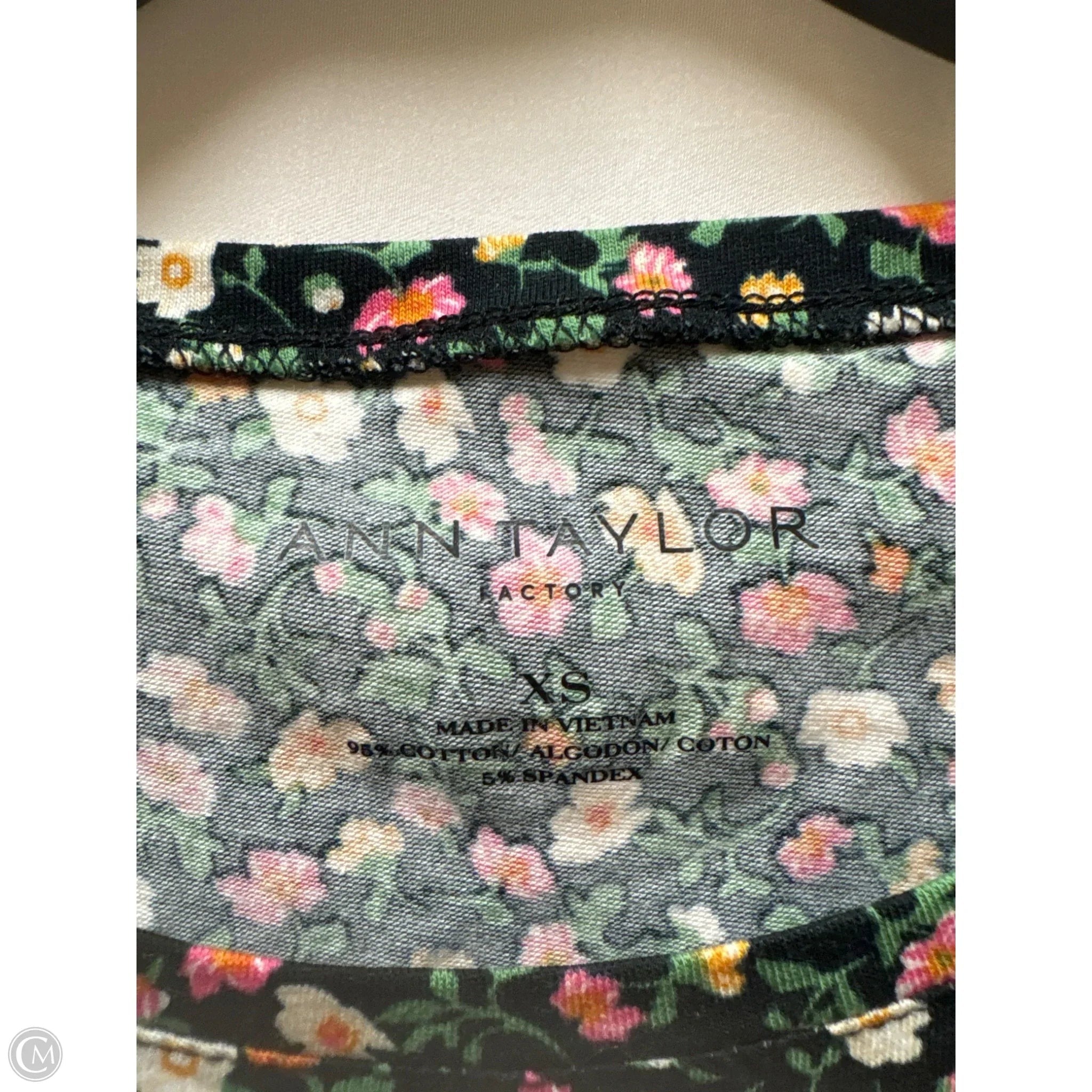 Top Short Sleeve By Ann Taylor In Floral Print, Size: Xs