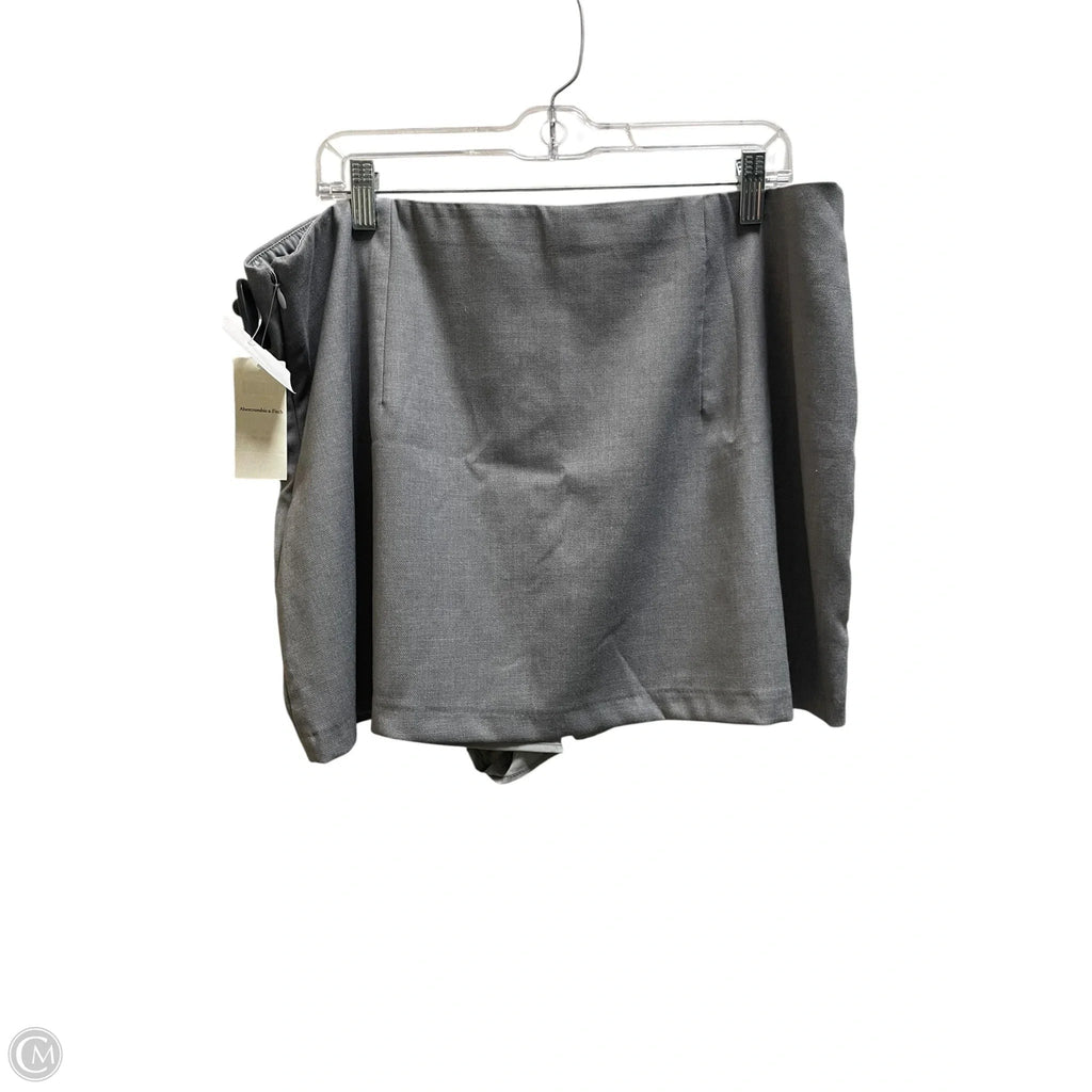 Skirt Mini & Short By Abercrombie And Fitch In Grey, Size: Xl