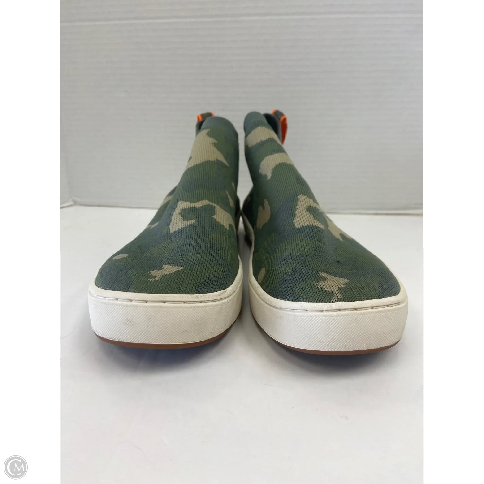 Shoes Sneakers By L.l. Bean In Green, Size: 9