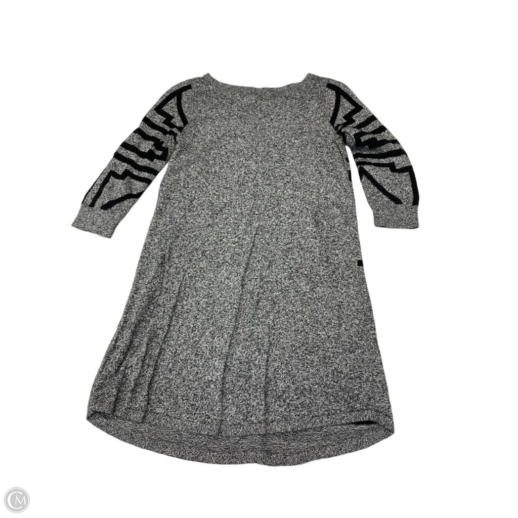 Dress Casual Short By Express In Black & Grey, Size: S