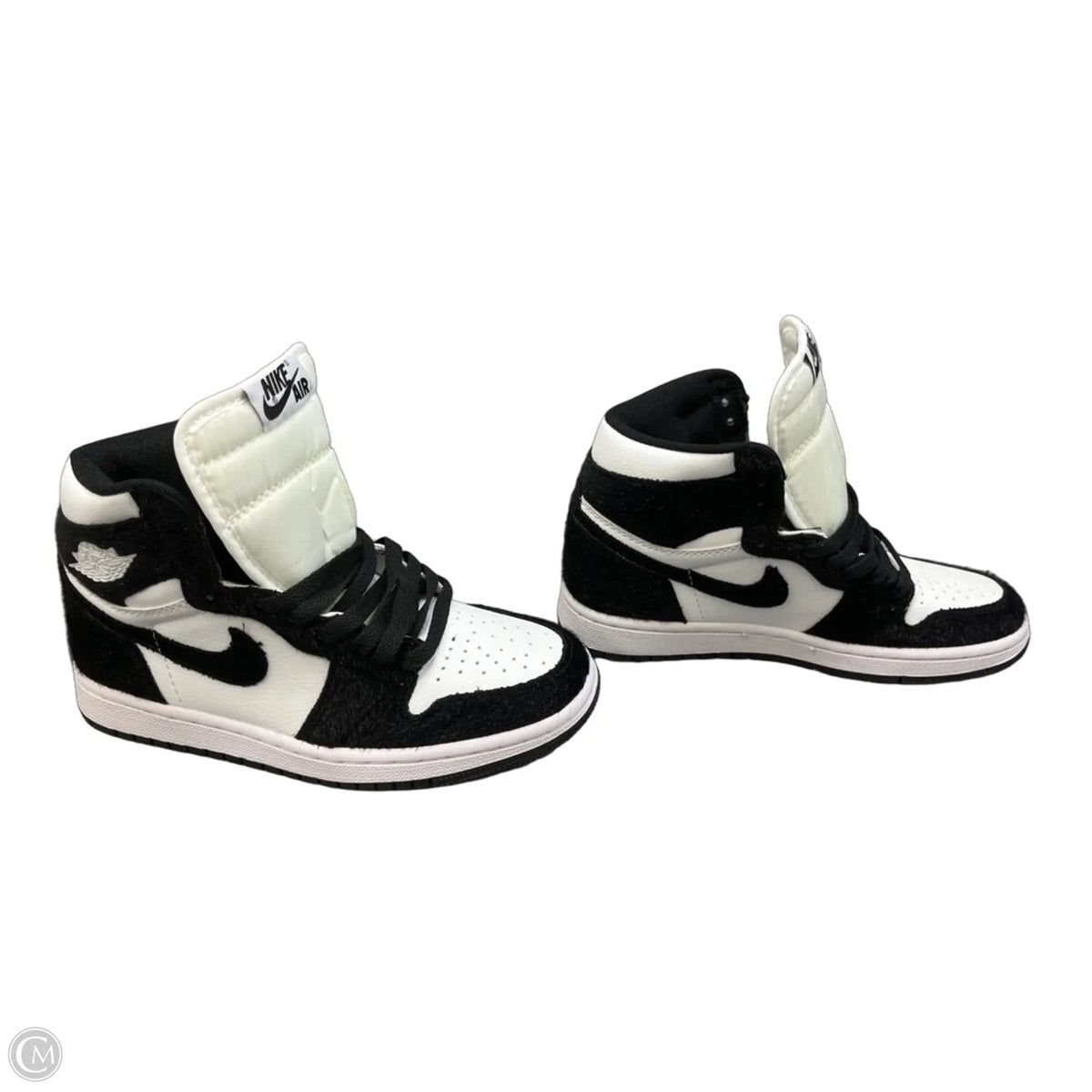Shoes Sneakers By Nike In Black & White, Size: 5.5