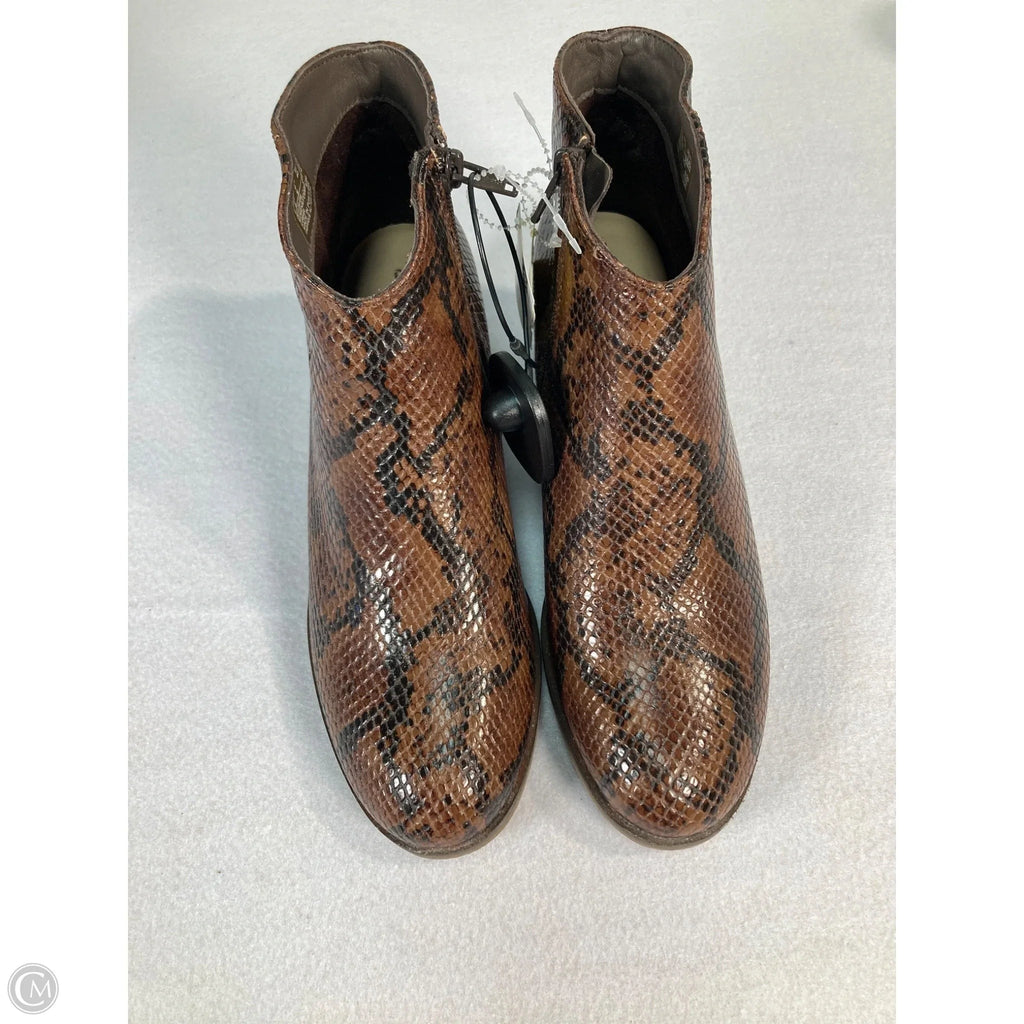 Boots Ankle Flats By Clarks In Snakeskin Print, Size: 8.5