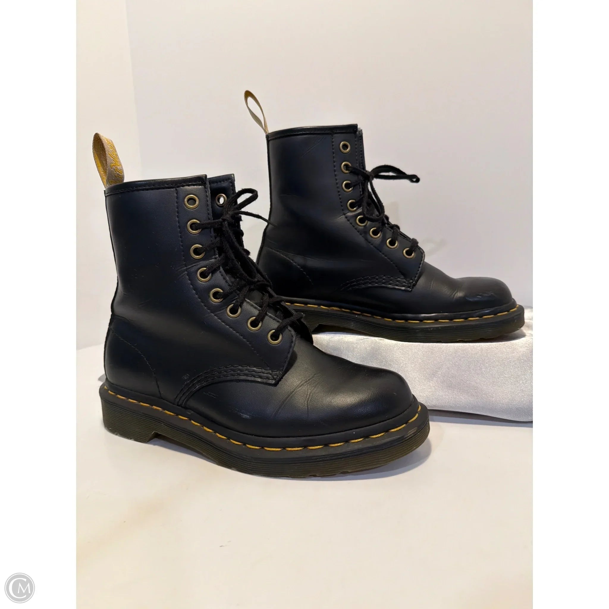 Boots Leather By Dr Martens In Black, Size: 6