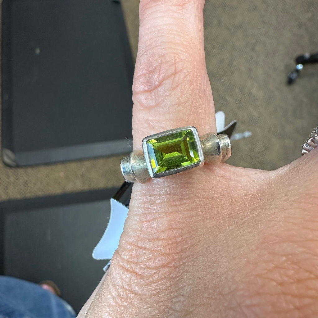Sterling silver -green stone Ring by Silpada size 9