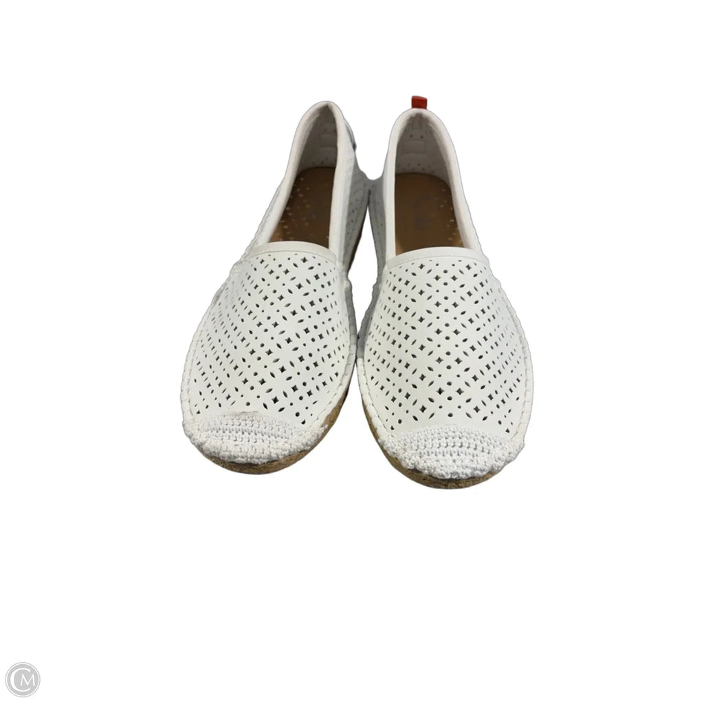 Shoes Flats By Cmb In White, Size: 10