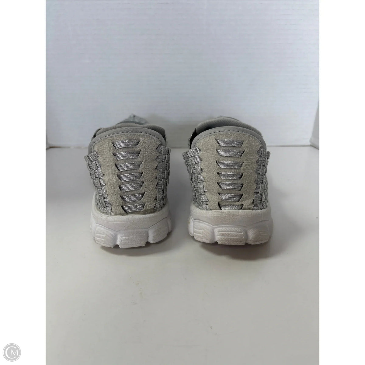 Shoes Athletic By Clothes Mentor In Grey, Size: 9
