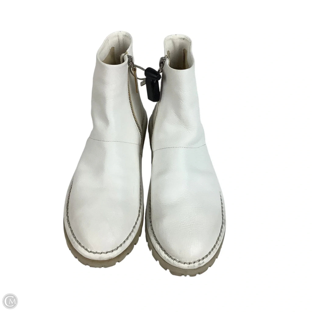 Boots Ankle Flats By Cmc In White, Size: 38