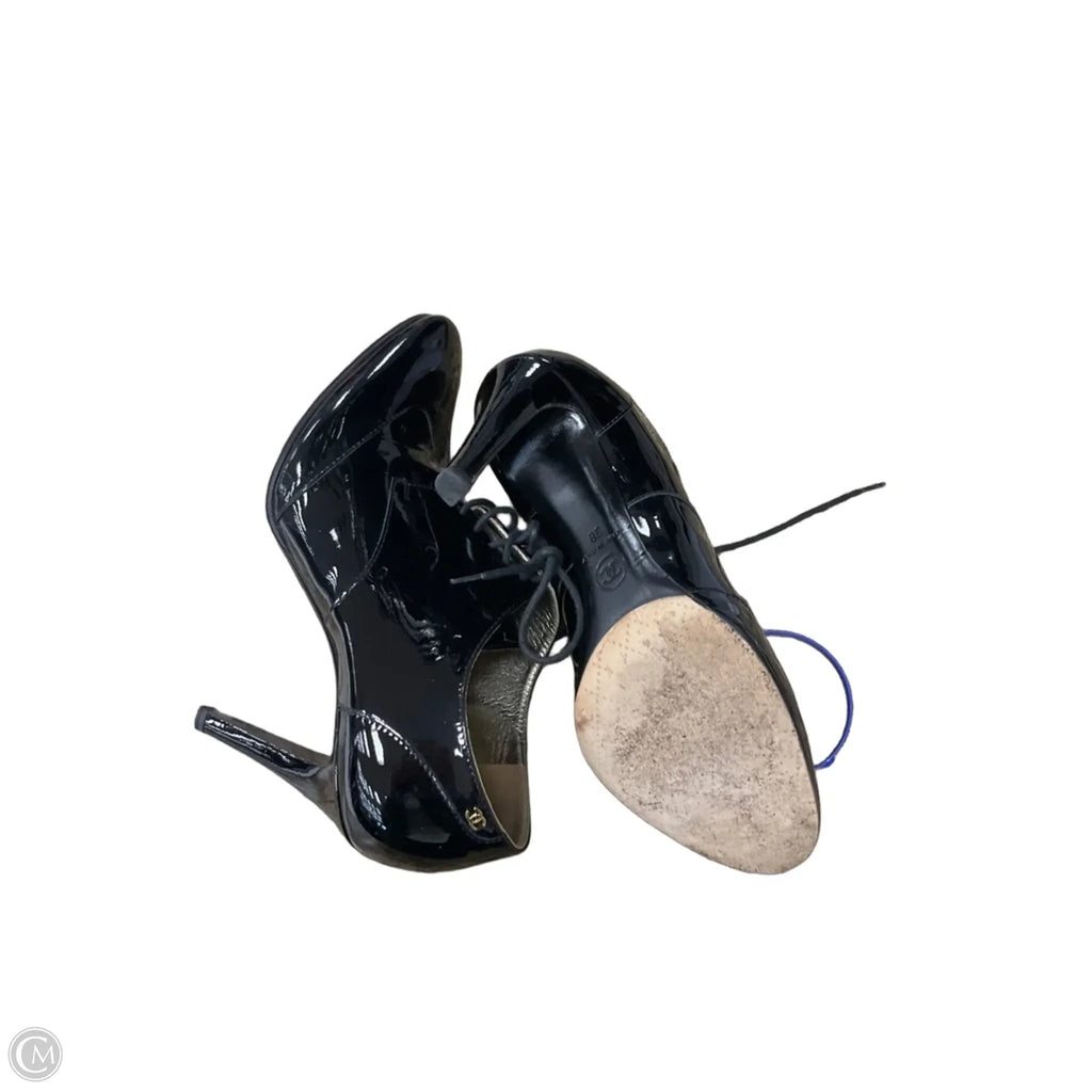 Shoes Luxury Designer By Chanel In Black, Size: 8