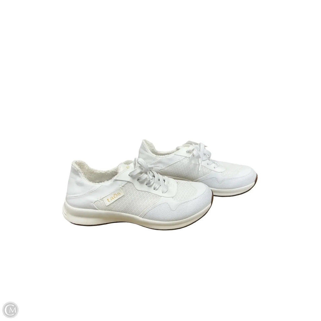 Shoes Sneakers By Taos In White, Size: 9