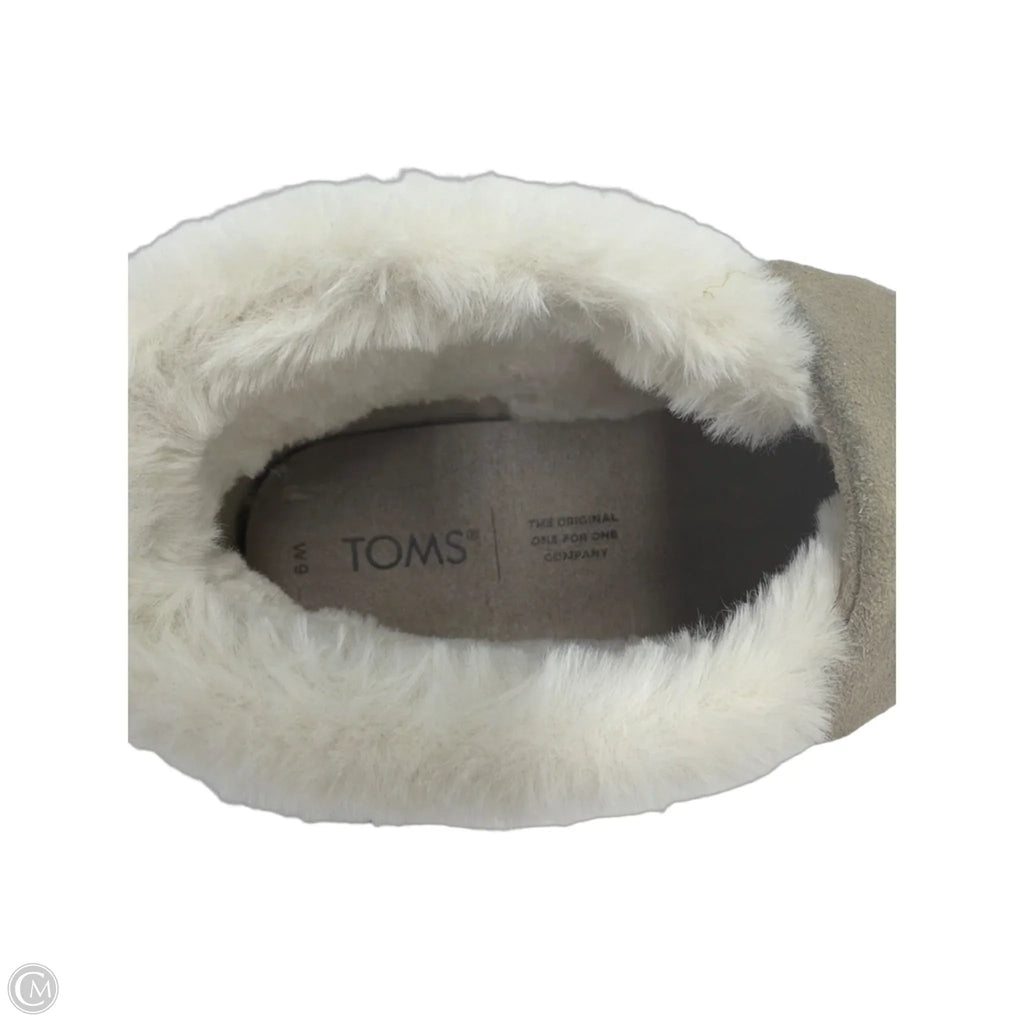 Shoes Flats By Toms In Taupe, Size: 9