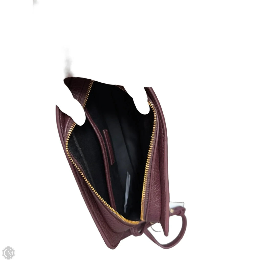 Crossbody By Clothes Mentor, Size: Medium