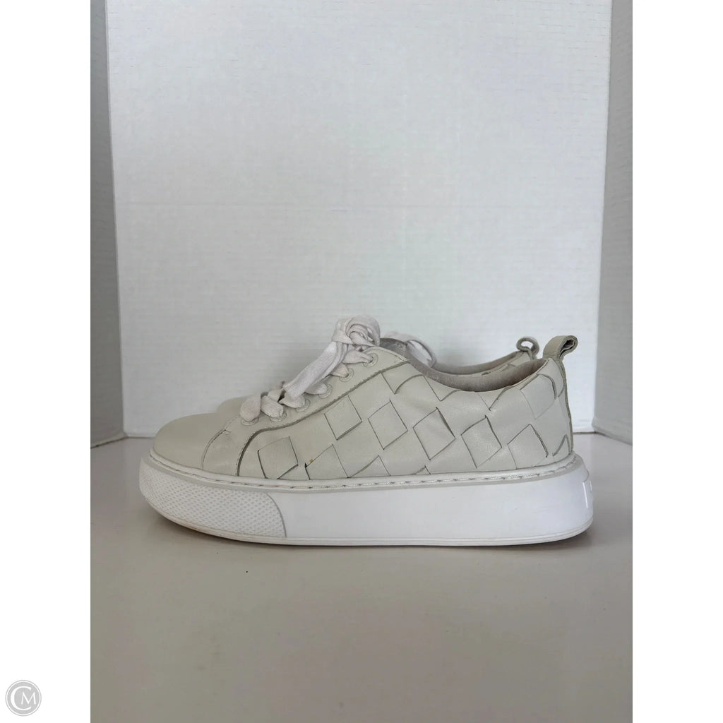 Shoes Sneakers By J Slides In Cream, Size: 7.5