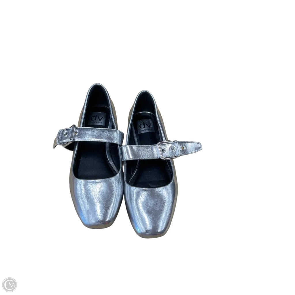 Shoes Flats By Dolce Vita In Silver, Size: 6