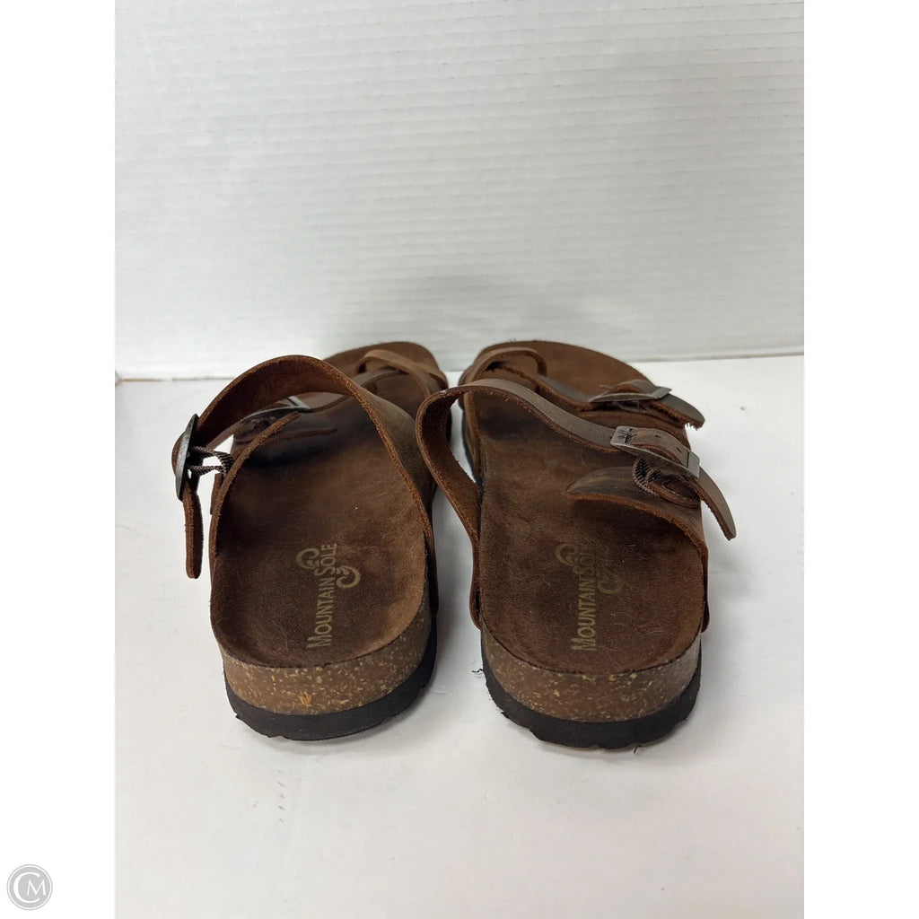 Sandals Flats By Clothes Mentor In Brown, Size: 8