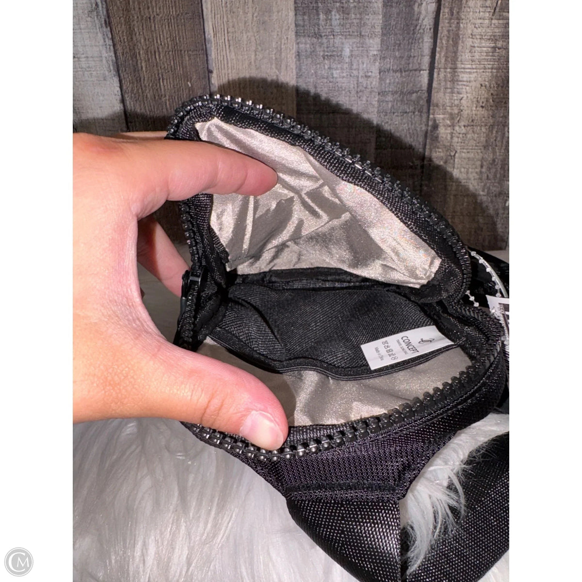 Crossbody By Cme, Size: Small