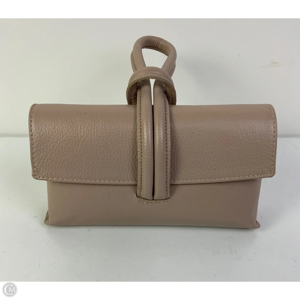 Clutch By Clothes Mentor, Size: Medium