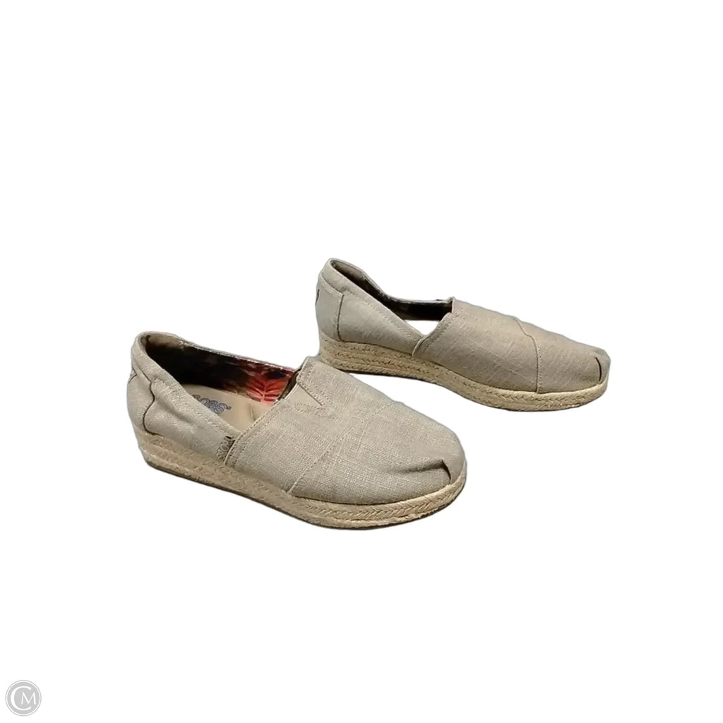 Shoes Flats By Bobs In Tan, Size: 7.5