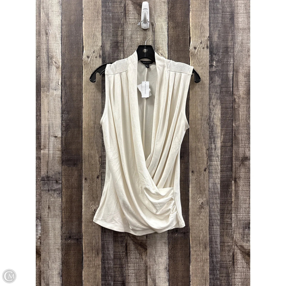Top Sleeveless By Banana Republic In Cream, Size: M