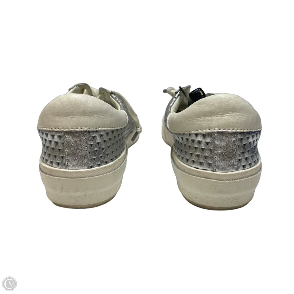 Shoes Sneakers By Dolce Vita In Silver, Size: 8