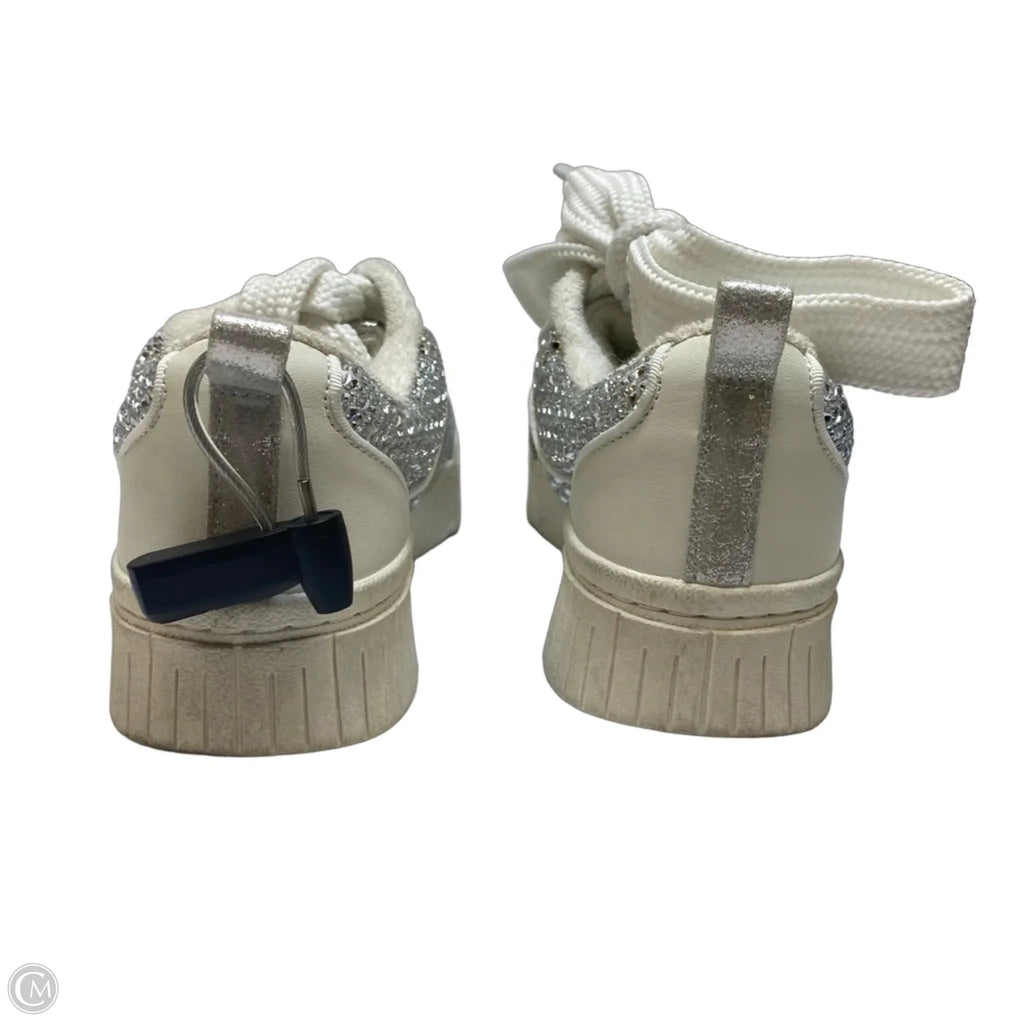 Shoes Sneakers By Gb In White, Size: 8