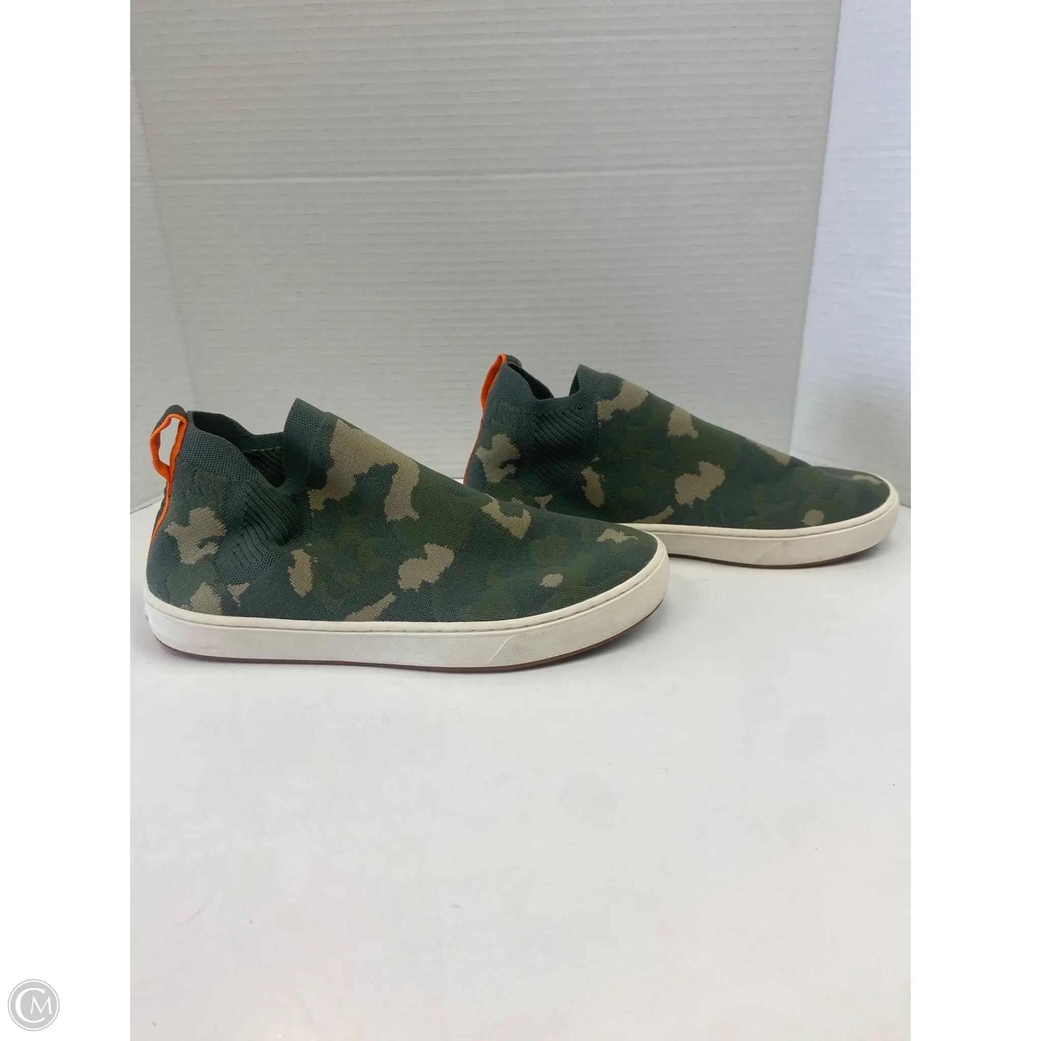 Shoes Sneakers By L.l. Bean In Green, Size: 9