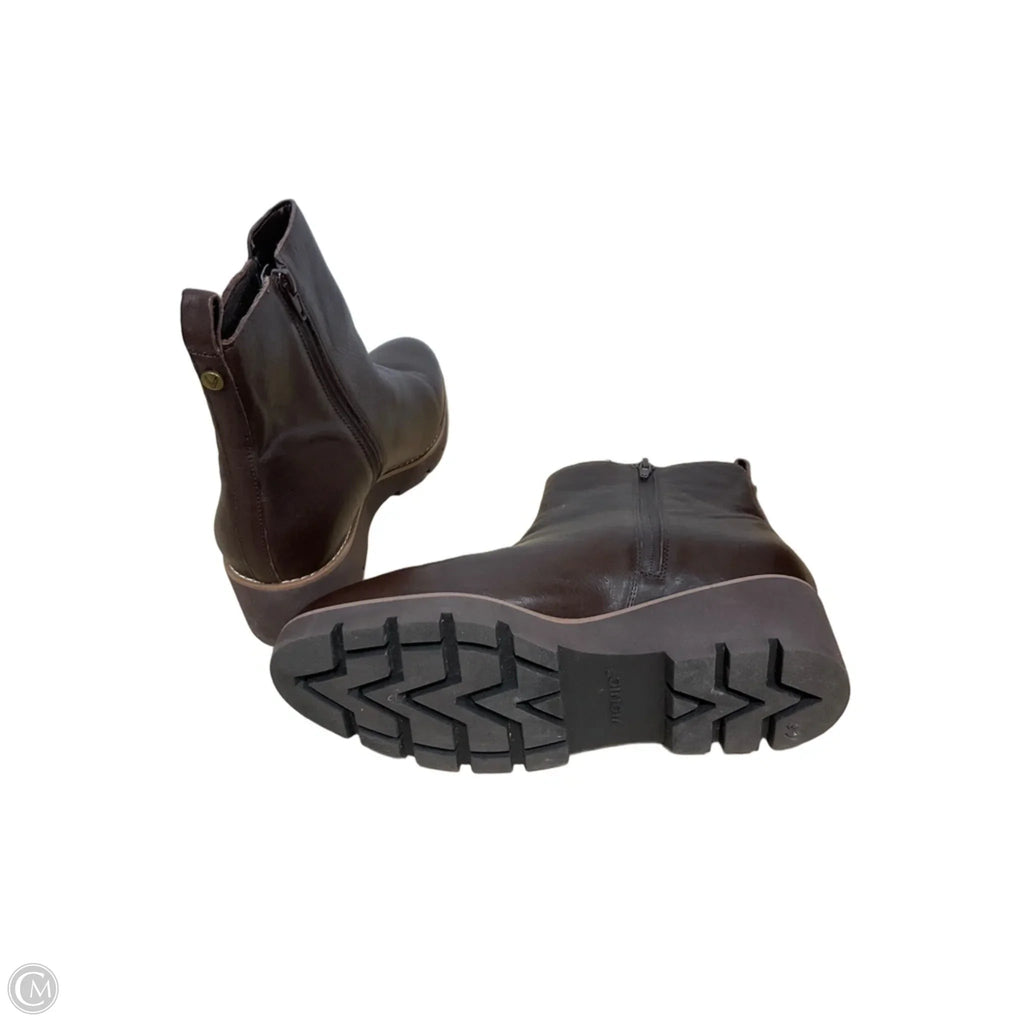 Boots Ankle Flats By Vionic In Brown, Size: 11