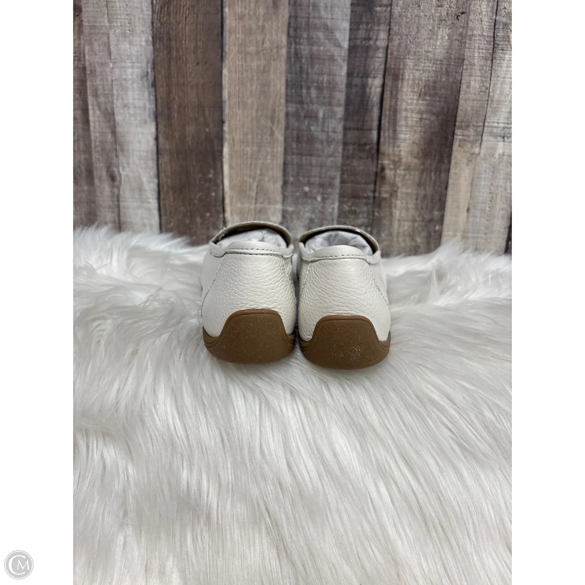 Shoes Flats By Eastland In Ivory, Size: 8