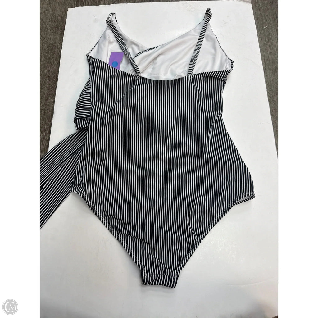 Swimsuit By Clothes Mentor In Black & White, Size: S