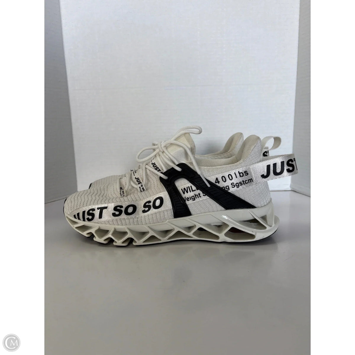 Shoes Athletic By Clothes Mentor In White, Size: 11.5