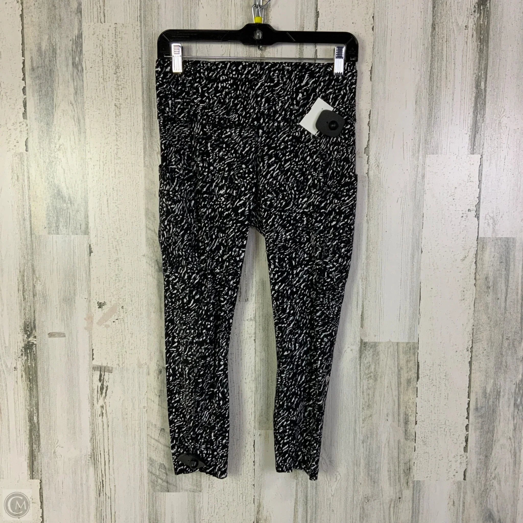 Athletic Leggings Capris By Lululemon In Black & Grey, Size: 8
