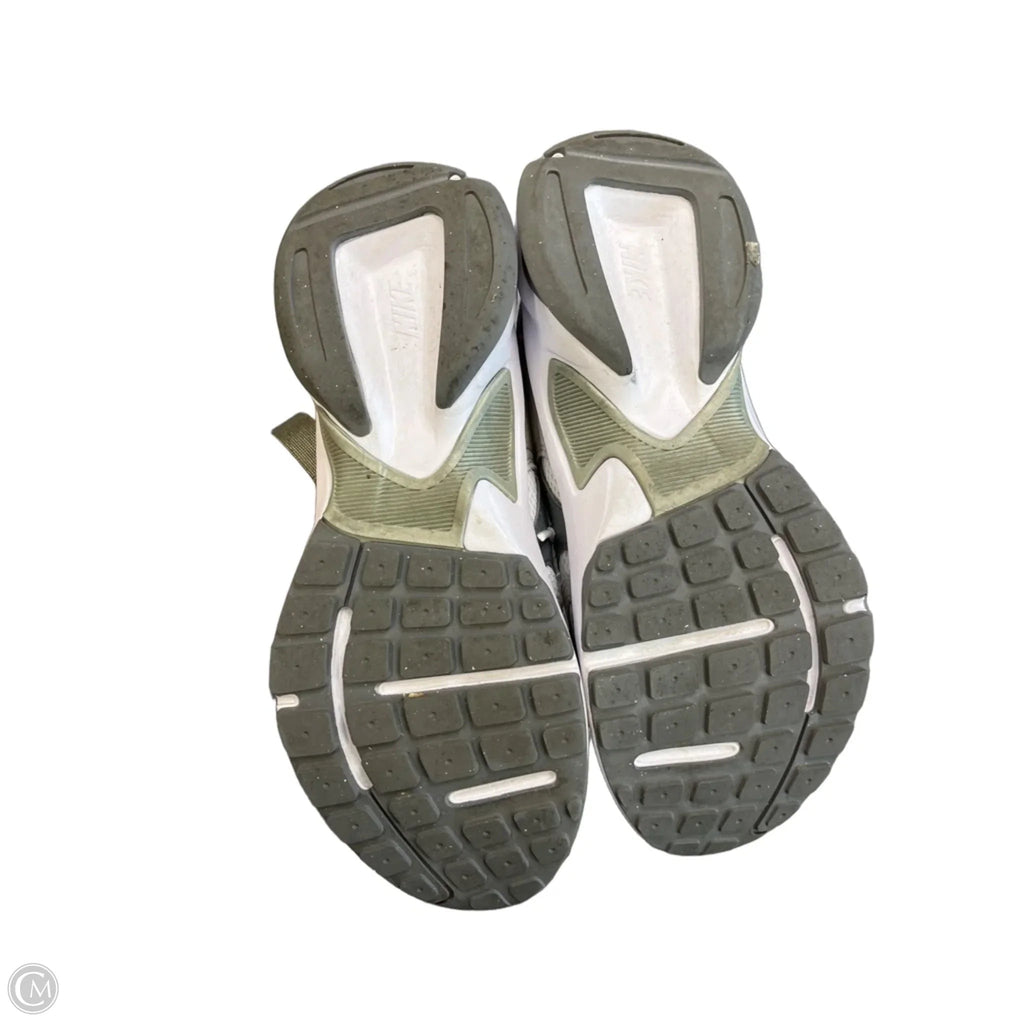 Shoes Athletic By Nike In Grey & White, Size: 6