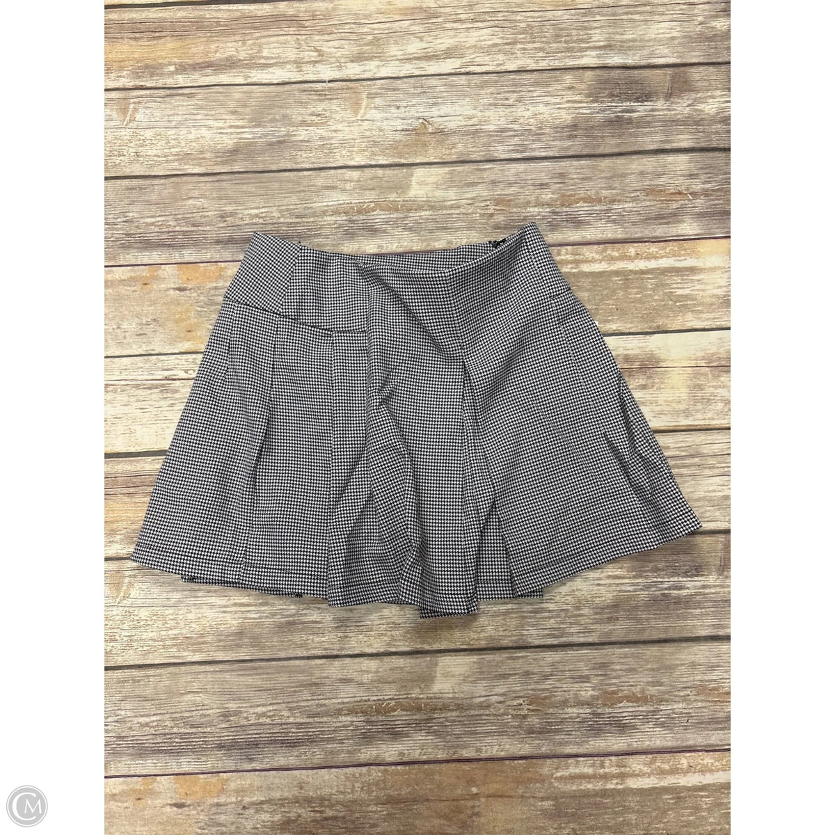 Skirt Mini & Short By Entro In Black & White, Size: M
